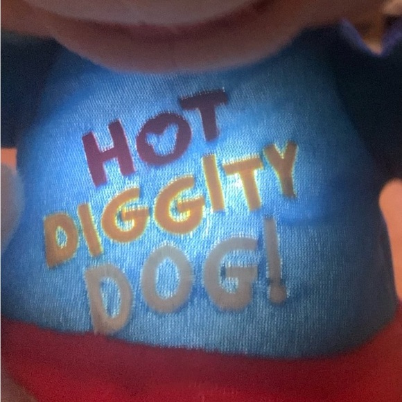 Mickey Mouse Clubhouse Motorized Hot Diggity Sing, Dance and Play Disney Hot Dog - Picture 2 of 12